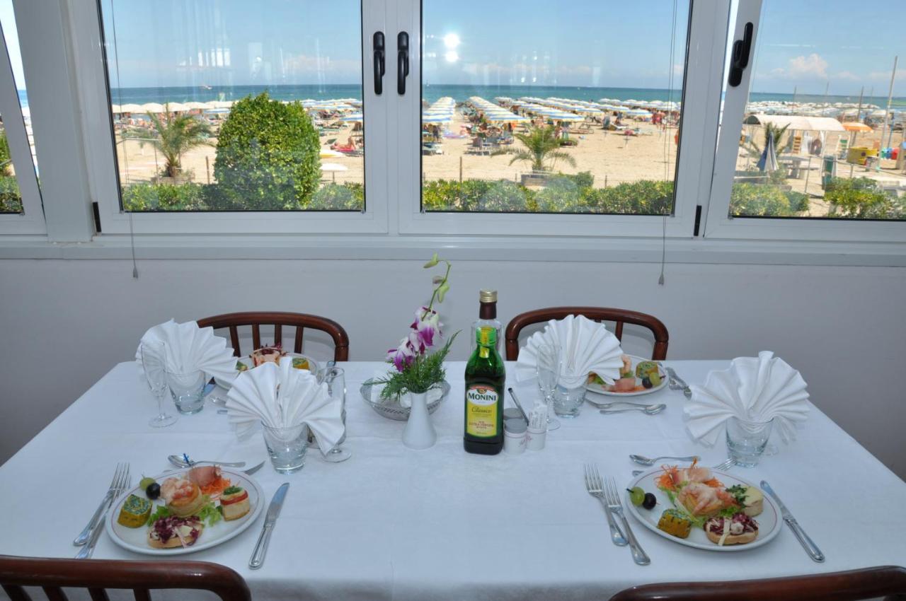 Hotel Driade Sul Mare Rimini Exteriör bild