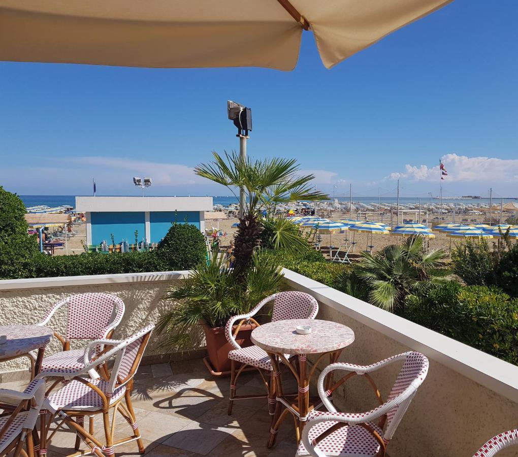 Hotel Driade Sul Mare Rimini Exteriör bild