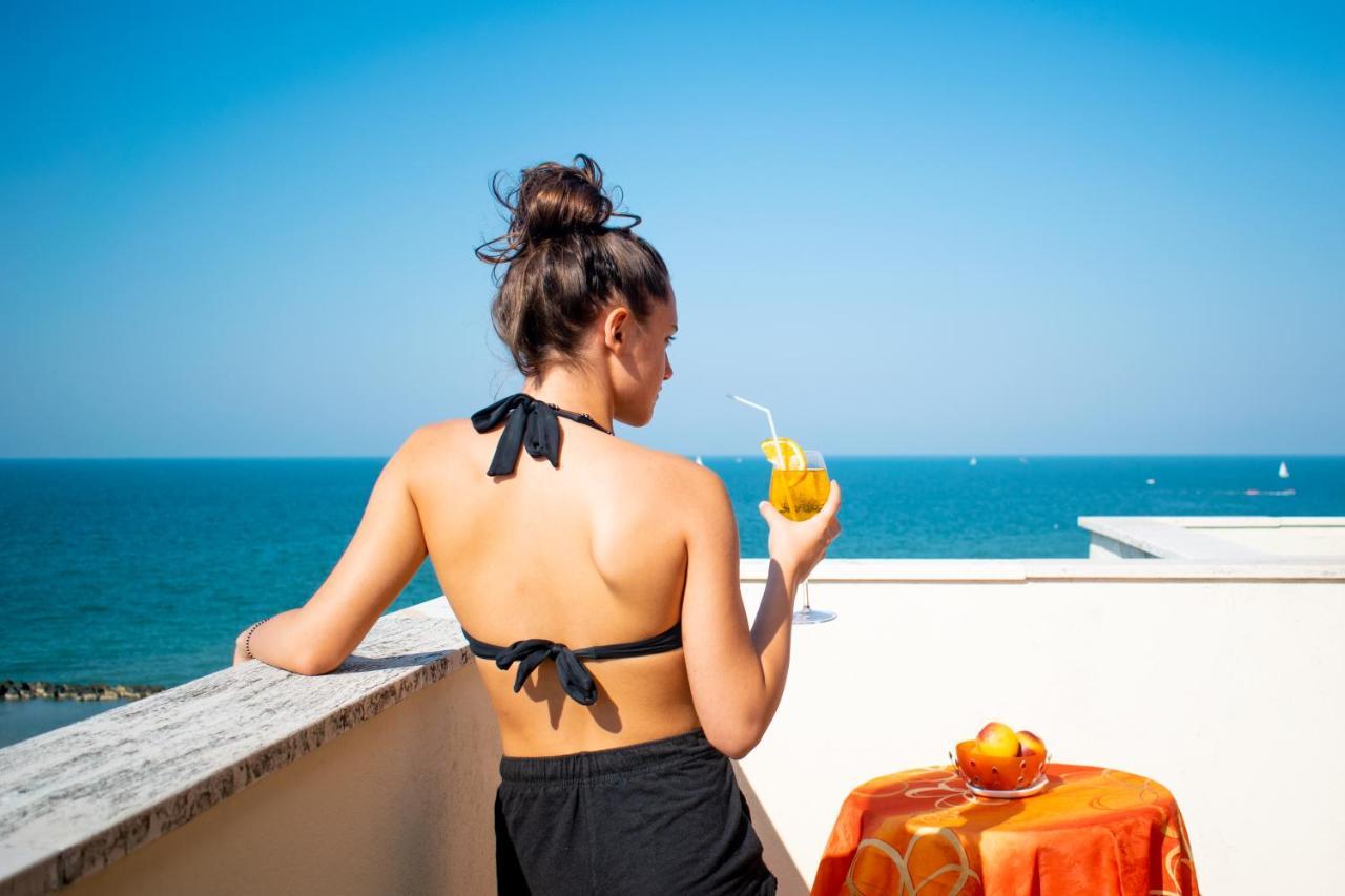 Hotel Driade Sul Mare Rimini Exteriör bild